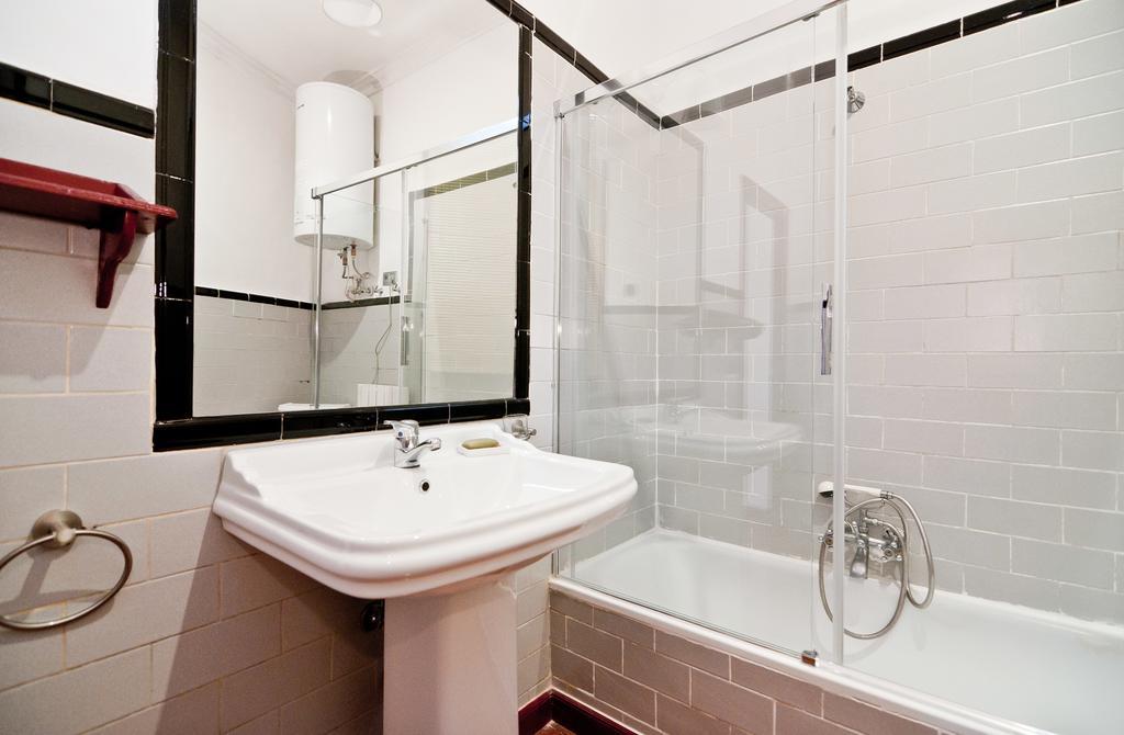 Apartamentos Madrid Retiro Szoba fotó